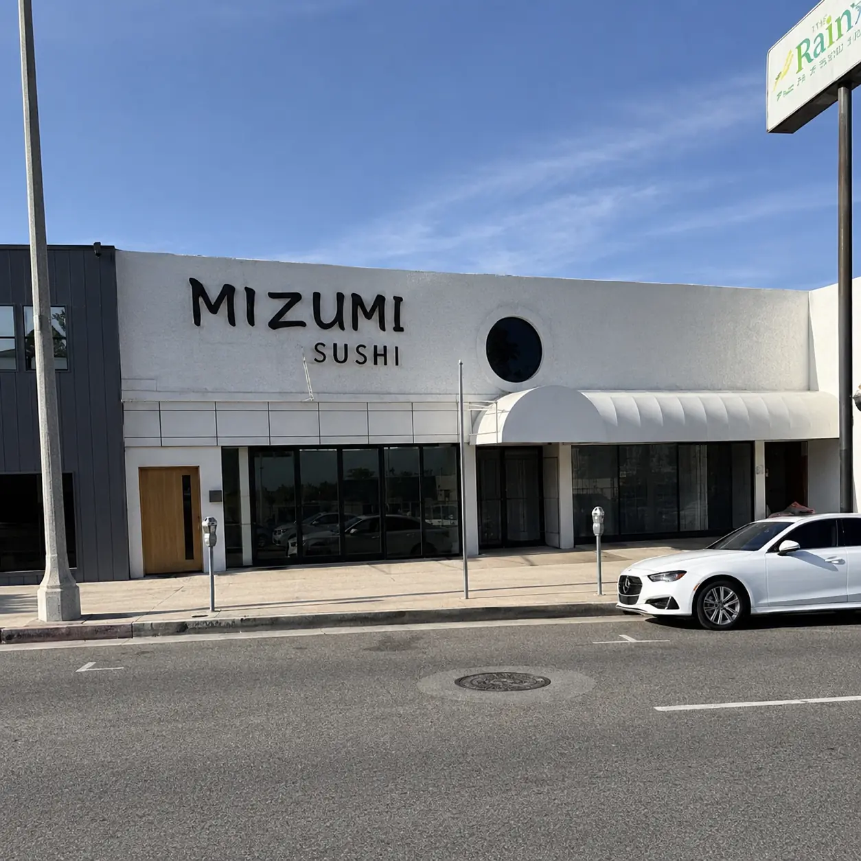 Mizumi Sushi dining experience near Sherman Oaks